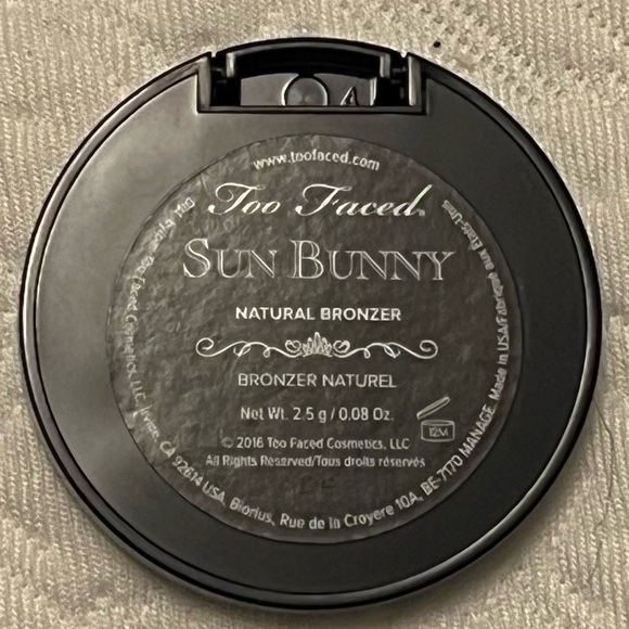 Too Faced Sun Bunny Natural bronzer mini - Picture 2 of 3